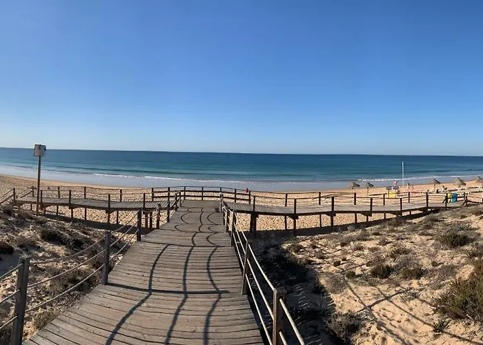 Salgados Beach House 2-Bedroom & 7 Pools