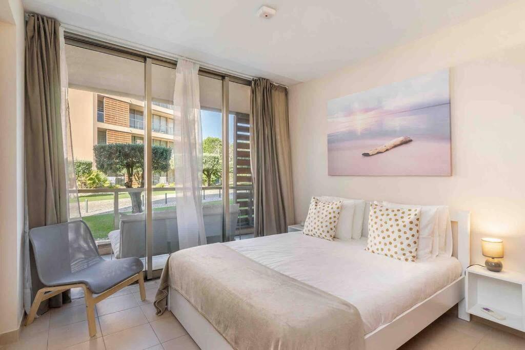 Salgados House 2-bedroom & 7 Pools Apartment