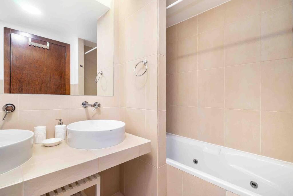 Salgados House 2-bedroom & 7 Pools * Guia (Faro)